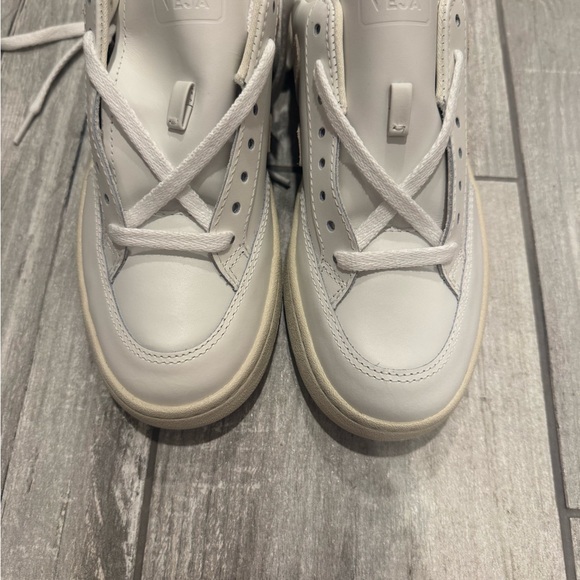 VeJa V-12 sneakers . Brand new without box - Picture 6 of 8